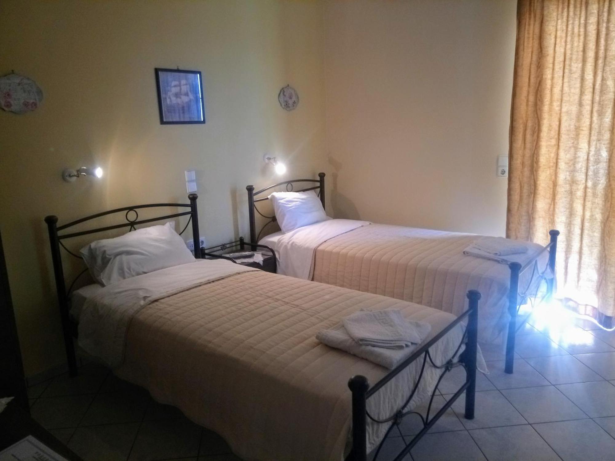Evgenia Rooms Skala  Bilik gambar