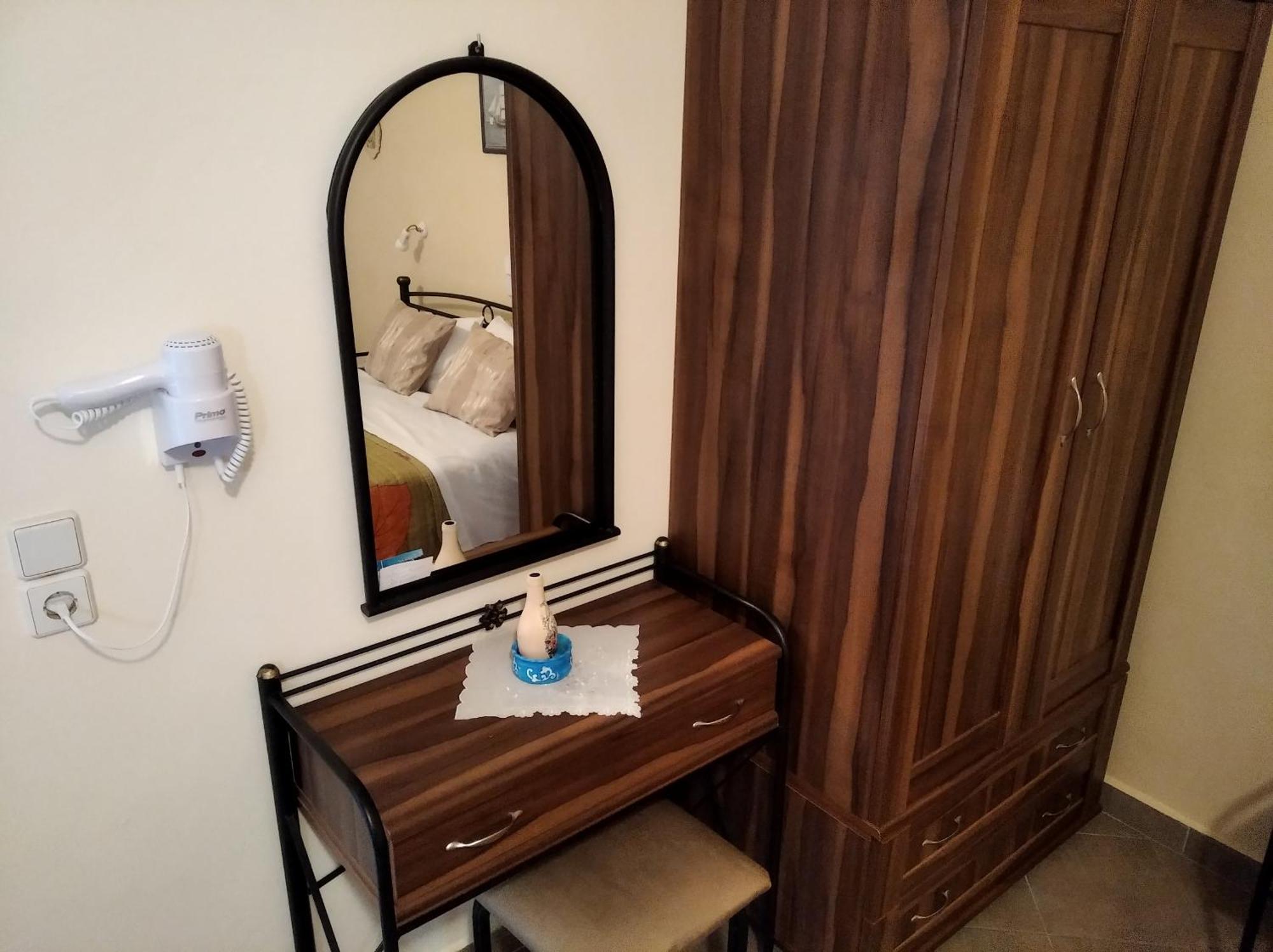 Evgenia Rooms Skala  Bilik gambar